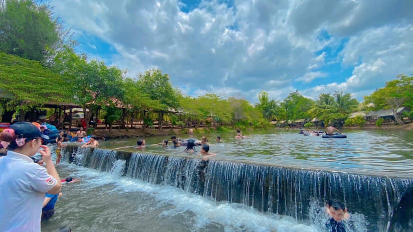 តំបន់ទេសចរណ៍​ក្នុងខេត្ត​កំពង់ចាម! ចង់លេងទឹកក៏បាន ឡើង​ភ្នំក៏បាន ទស្សនា​ប្រាសាទ​ក៏បាន