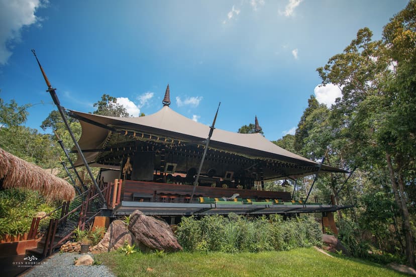 ពេជ្រលាក់ខ្លួន! រមណីយដ្ឋានធម្មជាតិដ៏ប្រណីតមួយ ល្បីពេញពិភពលោក បង្កប់ខ្លួនក្នុងតំបន់ជួរភ្នំក្រវាញ