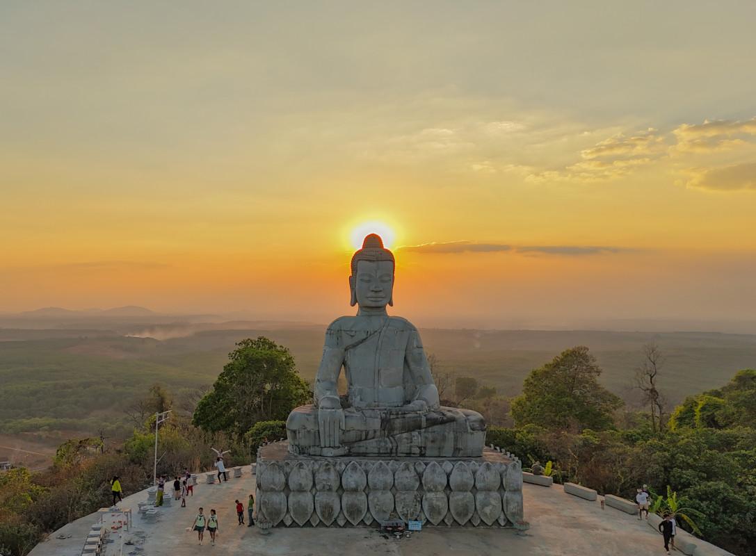 វត្តភ្នំស្វាយ, ភ្នំឥសីបតមៈ