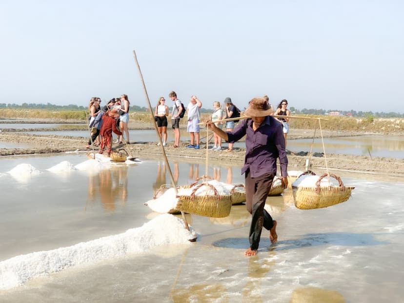 វាលស្រែអំបិលមួយនៅខេត្តកំពត នឹង​ក្លាយជាតំបន់ទេសចរណ៍ថ្មី ដោយ​ស្ថិតនៅ​ក្បែរក្រុង និងជាប់តំបន់​ឆ្នេរកម្សាន្តកោះស្មៅ - Copy