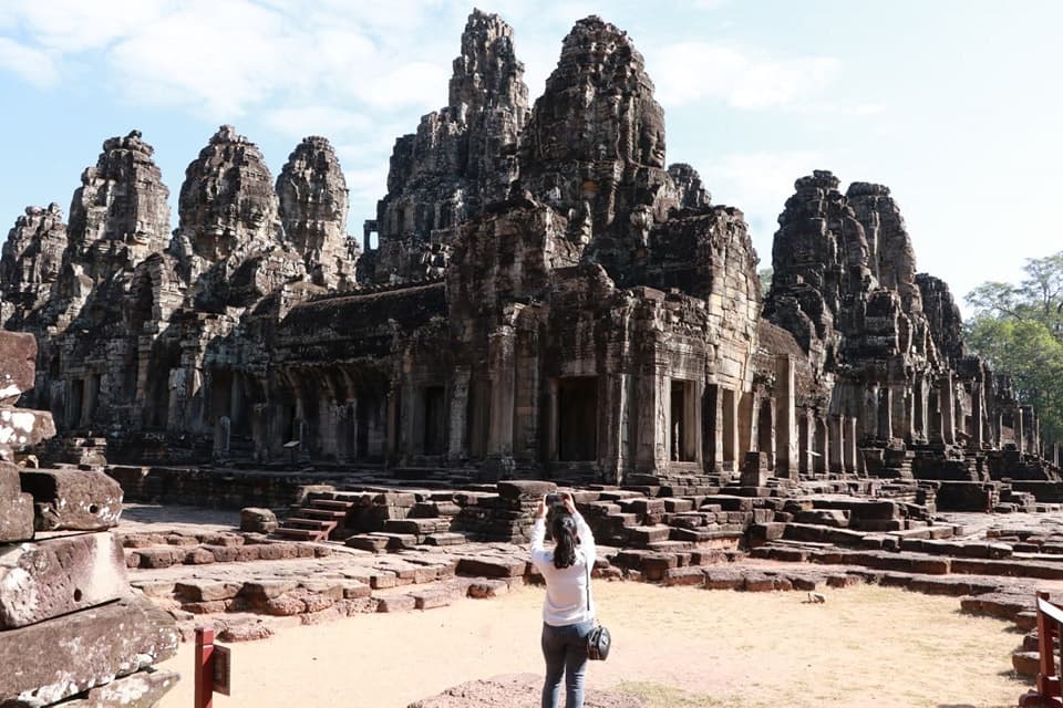 ប្រាសាទបាយ័ន្ត ដំណើរការវង់ទស្សនាថ្មី មានទីតាំងពិសេសដែលថតរូបភាពស្អាតខ្លាំង - Copy